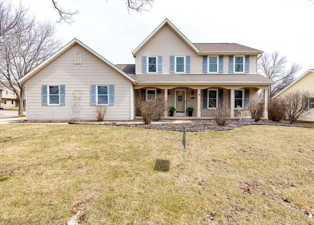 Property at 1 Diane Ln, Appleton, WI 54915, 4 beds, 2.5 baths