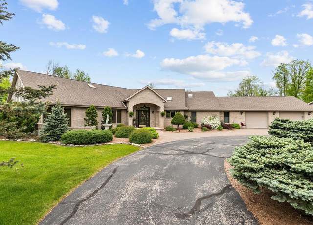 Property at N4653 Thompson Rd, Shiocton, WI 54170, 2 beds, 2.5 baths