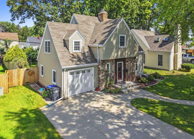 Property at 113 Law St, Neenah, WI 54956, 3 beds, 1.5 baths