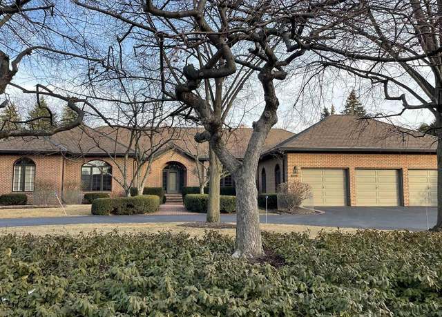 Property at 1815 Rainbow Ave, De Pere, WI 54115, 4 beds, 4.5 baths