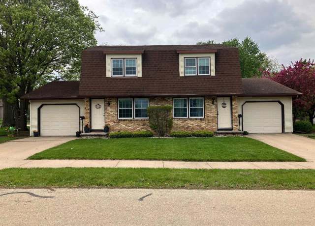 Property at 305 Lampert St, Oshkosh, WI 54901, 4 beds, 2.5 baths
