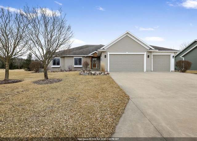 Property at 1547 Foxfire Ct, Waupaca, WI 54981, 5 beds, 3 baths
