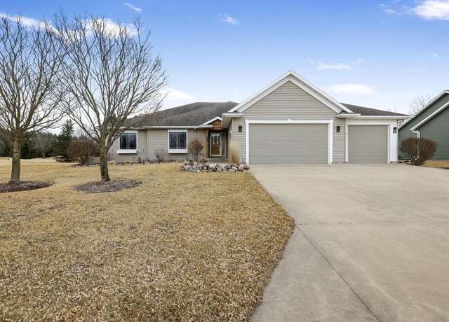 Property at 1547 Foxfire Ct, Waupaca, WI 54981, 5 beds, 3 baths