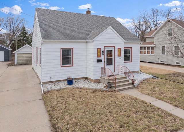 Property at 1103 W New York Ave, Oshkosh, WI 54901, 3 beds, 1 bath