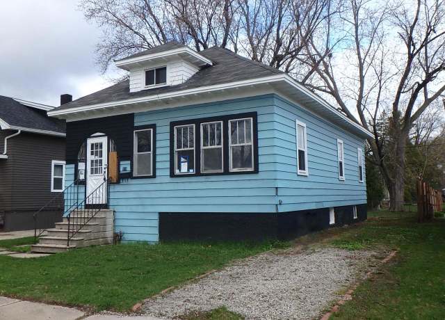 Property at 515 Vroman St, Green Bay, WI 54303, 2 beds, 1 bath