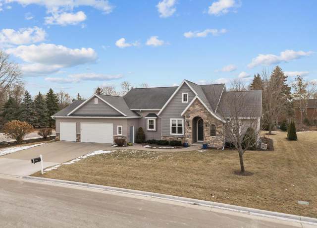 Property at 773 Amber Ln, Neenah, WI 54956, 4 beds, 3 baths