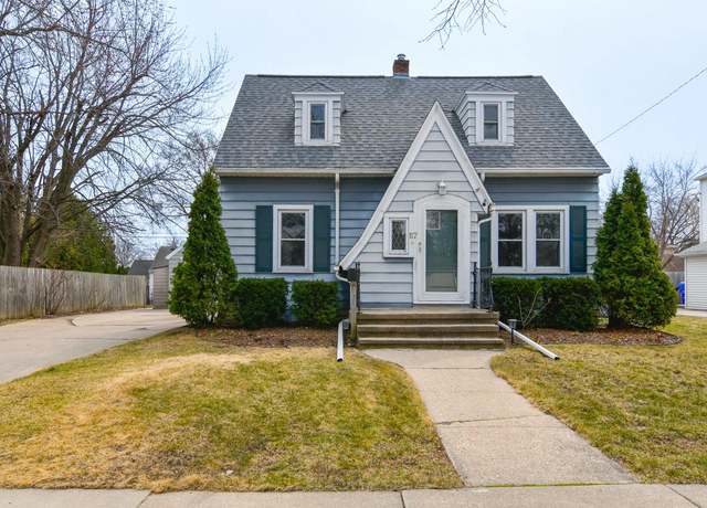 Property at 117 E Marquette St, Appleton, WI 54911, 4 beds, 1 bath