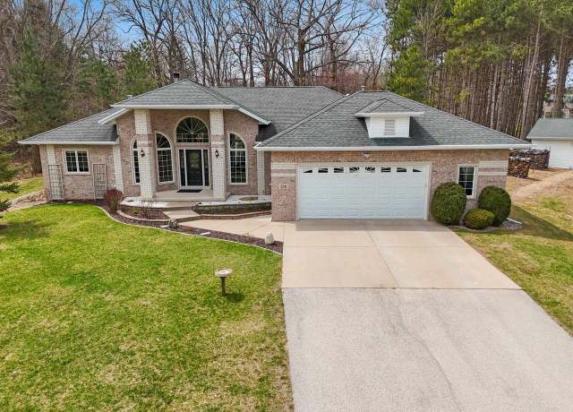 Property at 2241 Pinecrest Rd, Green Bay, WI 54313, 3 beds, 2.5 baths