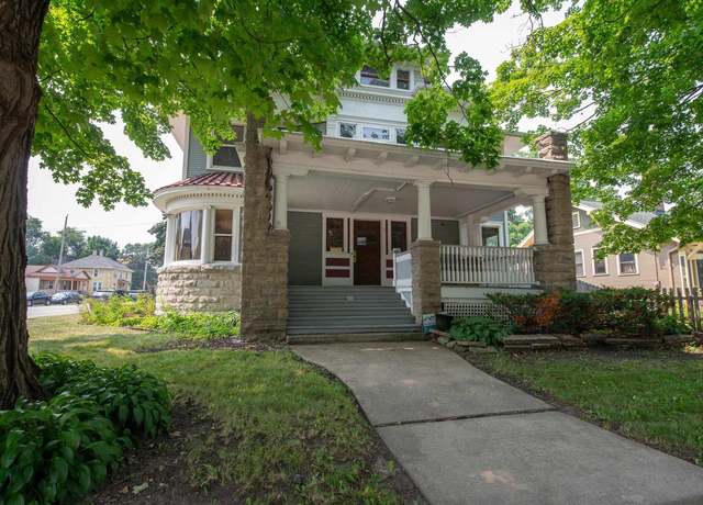 Property at 603 Jackson St, Oshkosh, WI 54901, 5 beds, 1.5 baths