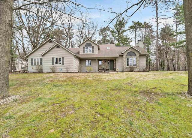 Property at 2230 Skyline Pines Dr, Green Bay, WI 54313, 3 beds, 3 baths