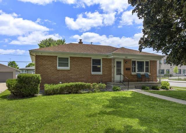 Property at 1002 Grove St, Oshkosh, WI 54901, 3 beds, 1 bath