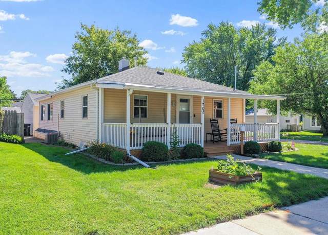 Property at 1702 Spruce St, Oshkosh, WI 54901, 2 beds, 1 bath