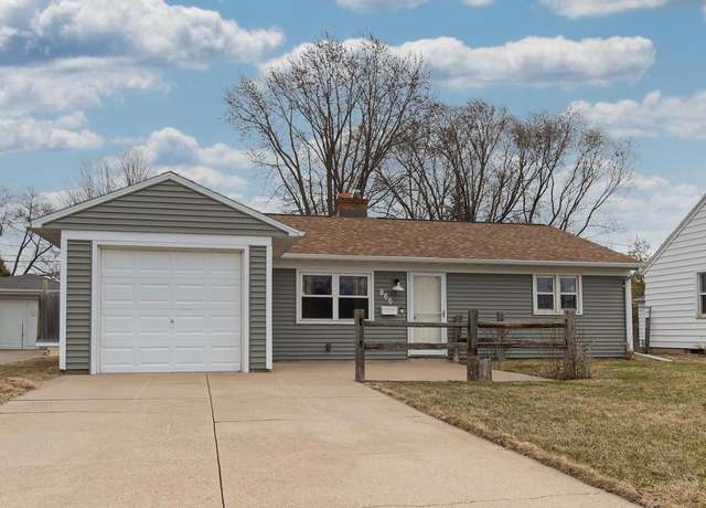 Property at 866 Maple St, Neenah, WI 54956, 2 beds, 1 bath