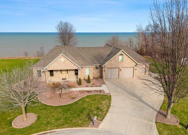 Property at 1506 Sundancer Ln, Kewaunee, WI 54216, 4 beds, 4.5 baths