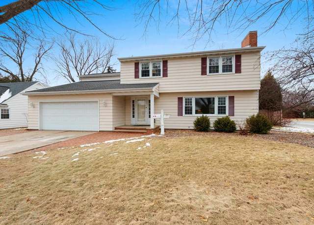 Property at 1603 S Orchard Dr, Appleton, WI 54914, 5 beds, 2.5 baths