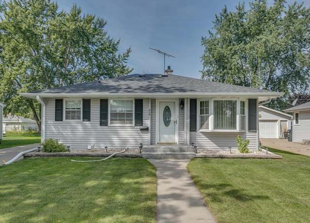 Property at 929 Gail Ave, Neenah, WI 54956, 2 beds, 2 baths