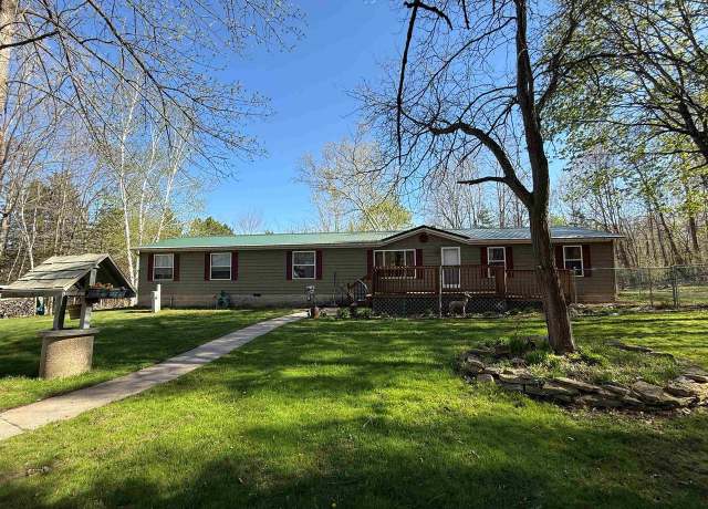 Property at W4279 Schroeder Rd, Marinette, WI 54143, 4 beds, 2.5 baths