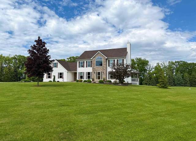 Property at W4087 Parkview Ct, Fond Du Lac, WI 54937, 5 beds, 3.5 baths