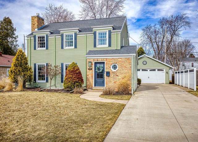 Property at 220 E Glendale Ave, Appleton, WI 54911, 3 beds, 1.5 baths