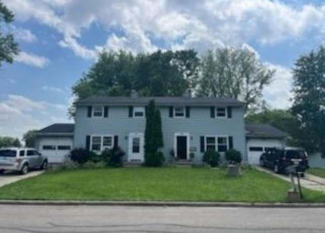 Property at 824 E Briar Ln, Green Bay, WI 54301, 6 beds, 2.5 baths