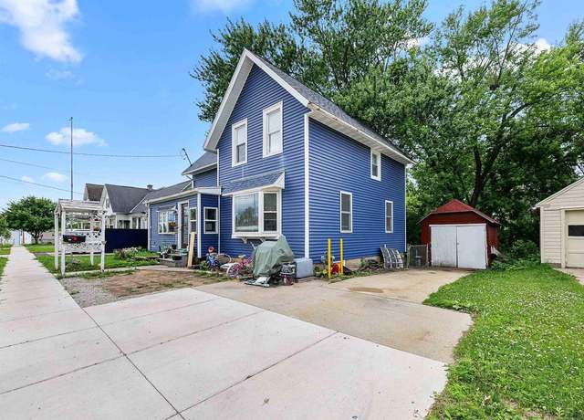 Property at 218 Juneau St, Horicon, WI 53032, 4 beds, 2 baths