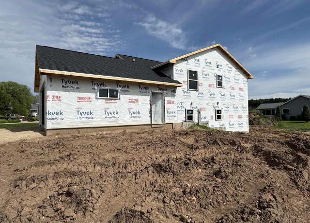 Property at 804 NW Cumberland St, Berlin, WI 54923, 3 beds, 2 baths