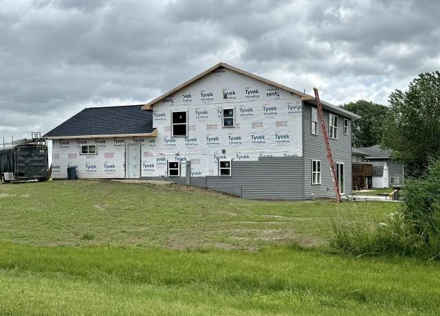 Property at 804 NW Cumberland St, Berlin, WI 54923, 3 beds, 2 baths