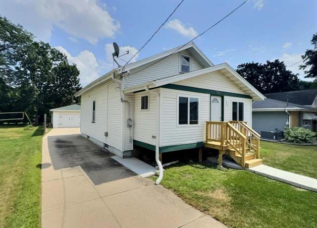 Property at 1114 Knapp St, Oshkosh, WI 54902, 2 beds, 1 bath