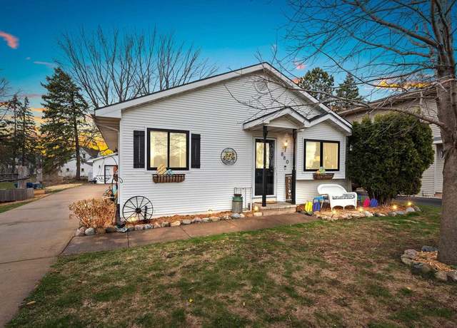 Property at 880 Pickett Ave, Oshkosh, WI 54901, 2 beds, 2 baths