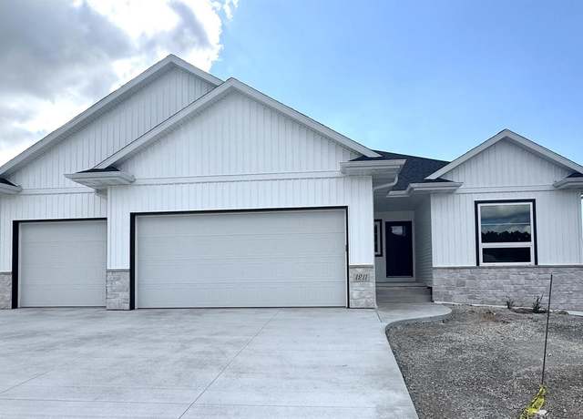 Property at 1211 Bay Mist Dr, Green Bay, WI 54311, 3 beds, 2 baths