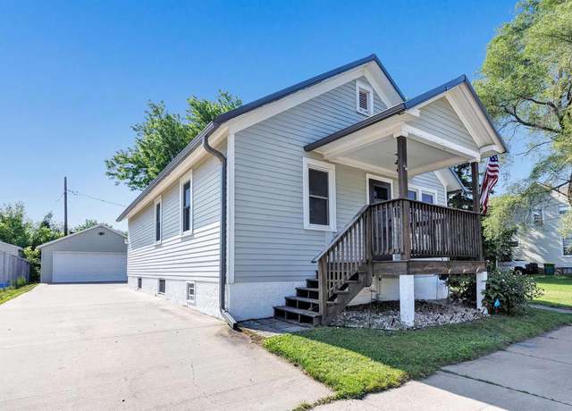 Property at 517 12th Ave, Green Bay, WI 54303, 2 beds, 1 bath