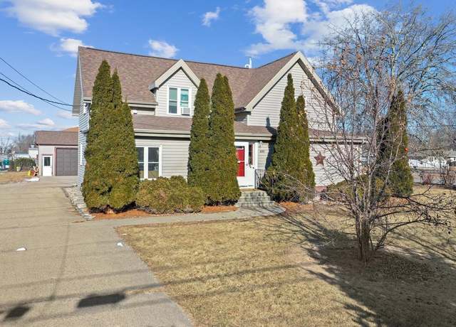 Property at 400 W North Ave, Little Chute, WI 54140, 5 beds, 3 baths