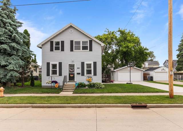 Property at 624 W 8th Ave, Oshkosh, WI 54902, 3 beds, 1 bath