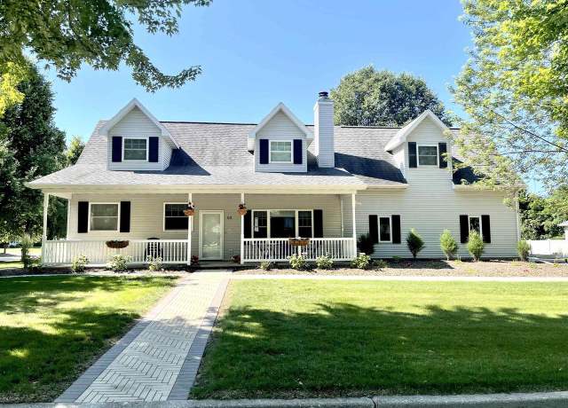 Property at 53 Weatherstone Dr, Appleton, WI 54914, 5 beds, 3 baths