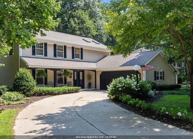 Property at 1570 Deerfield Dr, Oshkosh, WI 54904, 4 beds, 2.5 baths