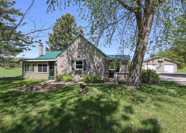 Property at W8106 Meyer Ln, Crivitz, WI 54114, 2 beds, 1 bath