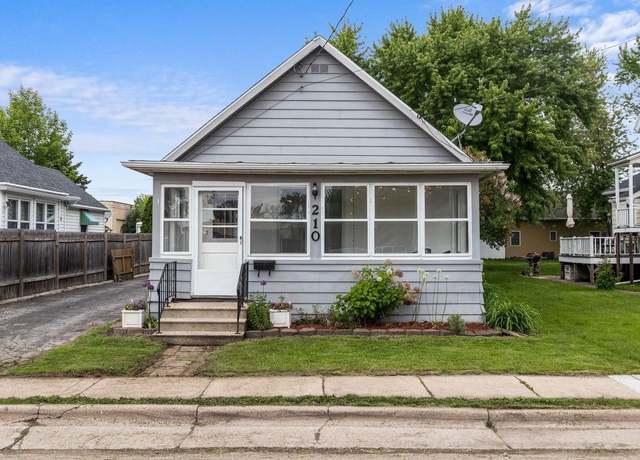 Property at 210 Hewitt St, Neenah, WI 54956, 2 beds, 1 bath
