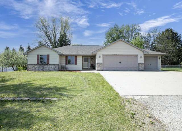 Property at W6687 W Emerald Ct, Greenville, WI 54942, 3 beds, 2.5 baths