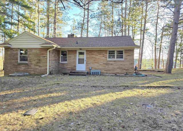 Property at W12194 Greenwood Rd, Hancock, WI 54943, 3 beds, 1 bath