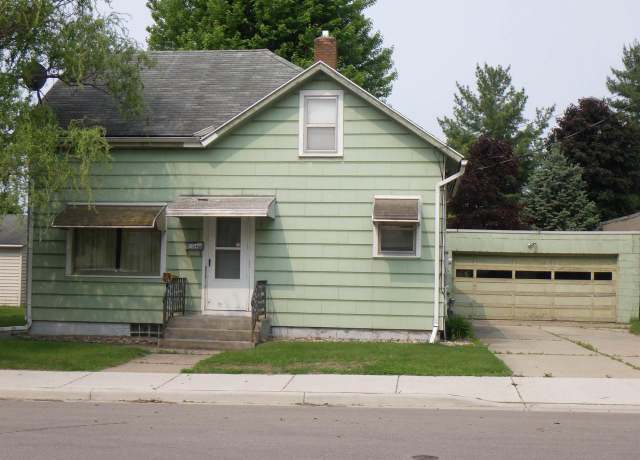 Property at 154 Auto St, Clintonville, WI 54929, 4 beds, 1 bath