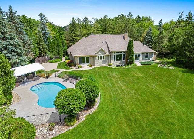 Property at 260 S Clay St, De Pere, WI 54115, 3 beds, 3 baths