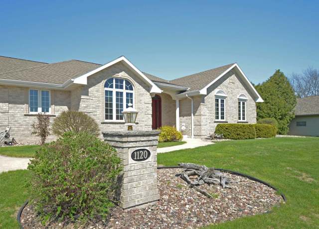 Property at 1120 Cardinal St, De Pere, WI 54115, 2 beds, 3 baths