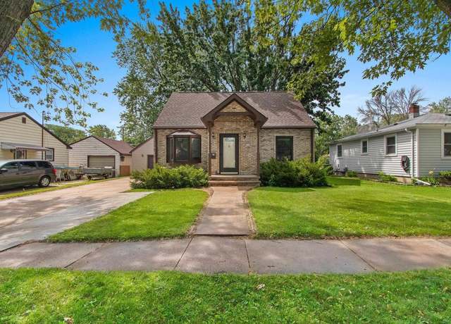 Property at 525 W 8th St, Kaukauna, WI 54130, 4 beds, 1.5 baths