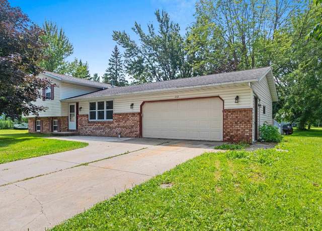 Property at 232 W Green Bay St, Pulaski, WI 54162, 3 beds, 2 baths