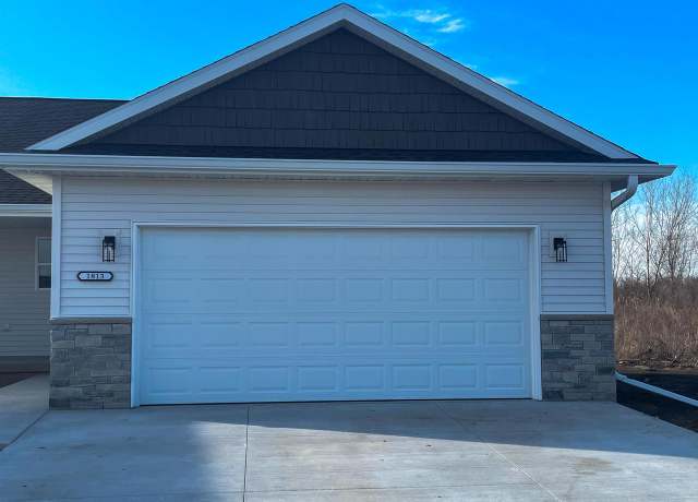 Property at 1813 Fairlawn Ct, North Fond Du Lac, WI 54937, 2 beds, 2 baths