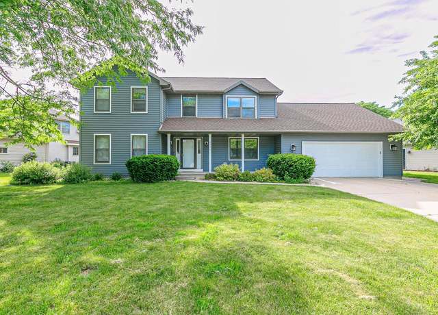 Property at 2090 E Prairie Creek Dr, Neenah, WI 54956, 4 beds, 2.5 baths