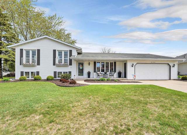 Property at 419 S Good Hope Rd, De Pere, WI 54115, 4 beds, 3 baths