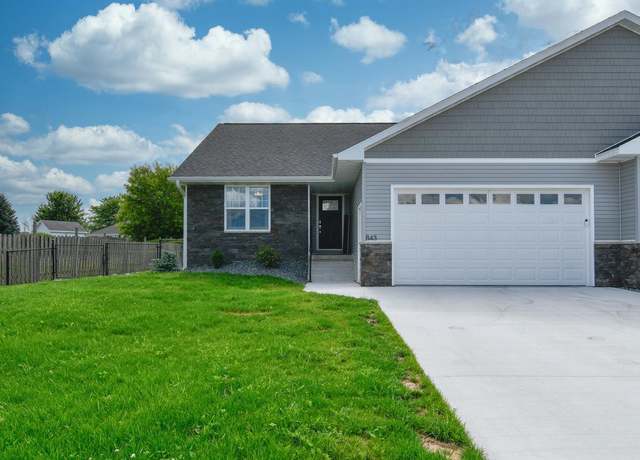 Property at 843 Red Hawk Dr, Pulaski, WI 54162, 4 beds, 2.5 baths