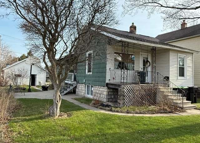 Property at 908 14th Ave, Menominee, MI 49858, 2 beds, 1 bath
