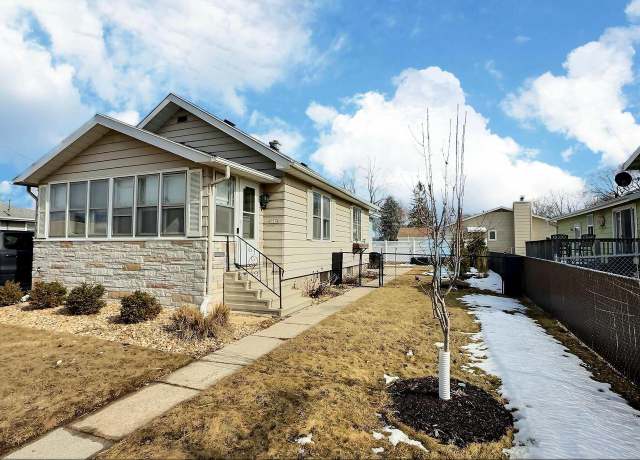 Property at 1314 Knapp St, Oshkosh, WI 54902, 2 beds, 1 bath